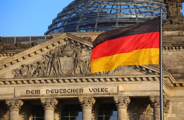 Steuereinnahmen von Bund und Ländern im April erneut rückläufig