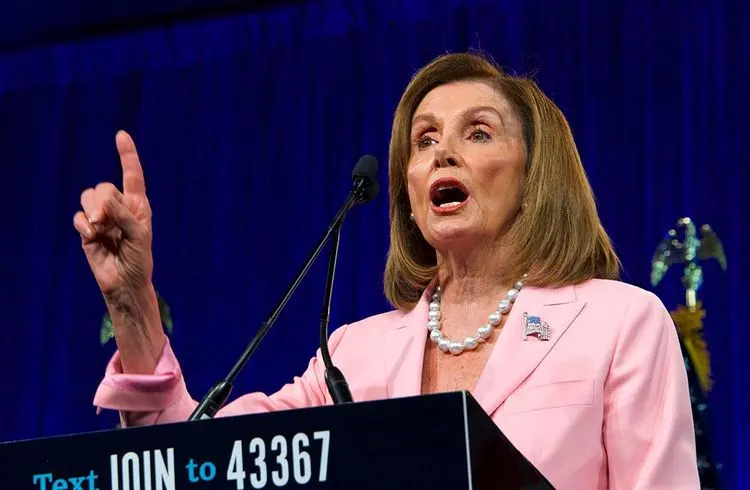 Chinesische Kampfjets fliegen vor dem Besuch von Nancy Pelosi nahe an Taiwan vorbei