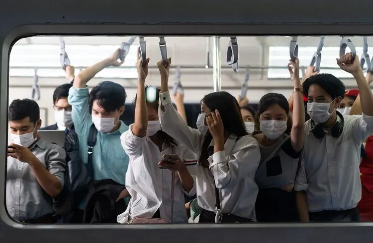 Ende der Maskenpflicht in Bussen und Bahnen gefordert