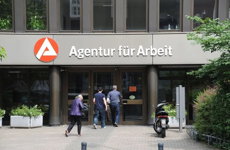 Arbeitslosenzahl steigt auf höchsten Stand seit zehn Jahren